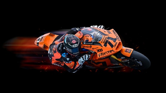 Moto de MotoGP con publicidad de Fibritel, imagen para ilustrar la nueva tarifa de fibra y móvil con DAZN